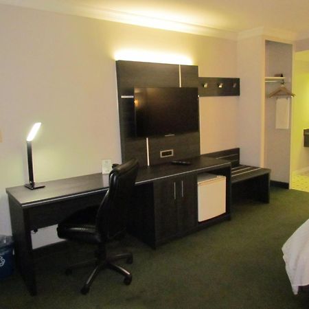 Rodeway Inn King William Huntsville Extérieur photo