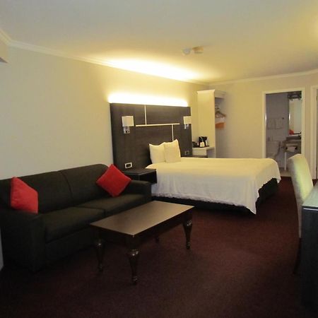 Rodeway Inn King William Huntsville Extérieur photo