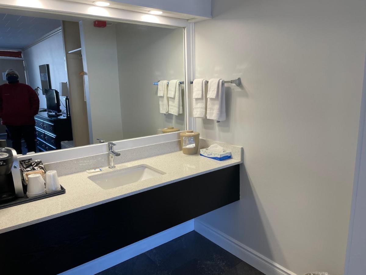 Rodeway Inn King William Huntsville Extérieur photo