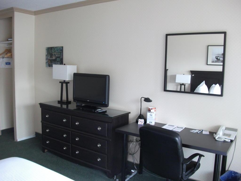 Rodeway Inn King William Huntsville Extérieur photo