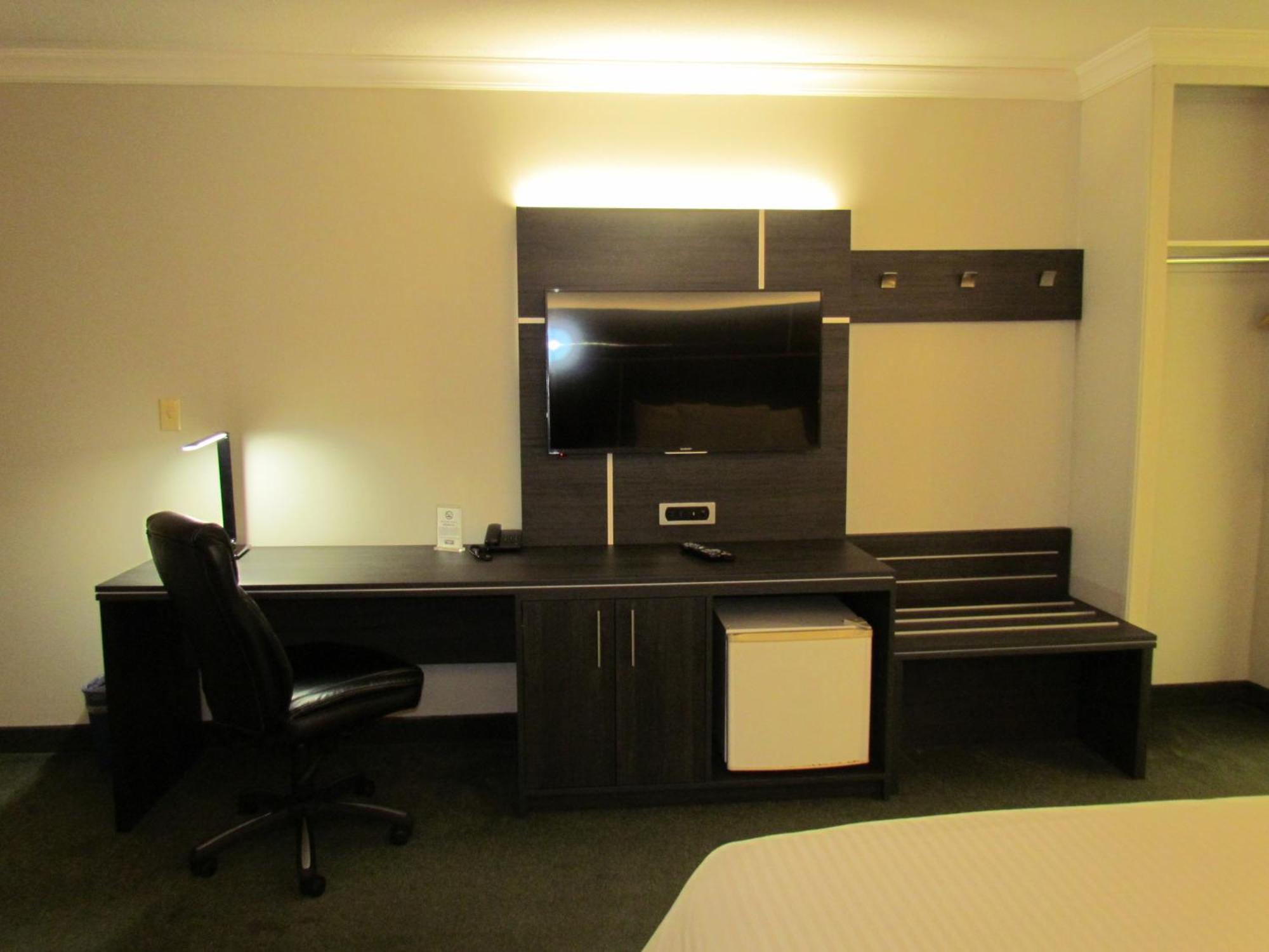 Rodeway Inn King William Huntsville Extérieur photo