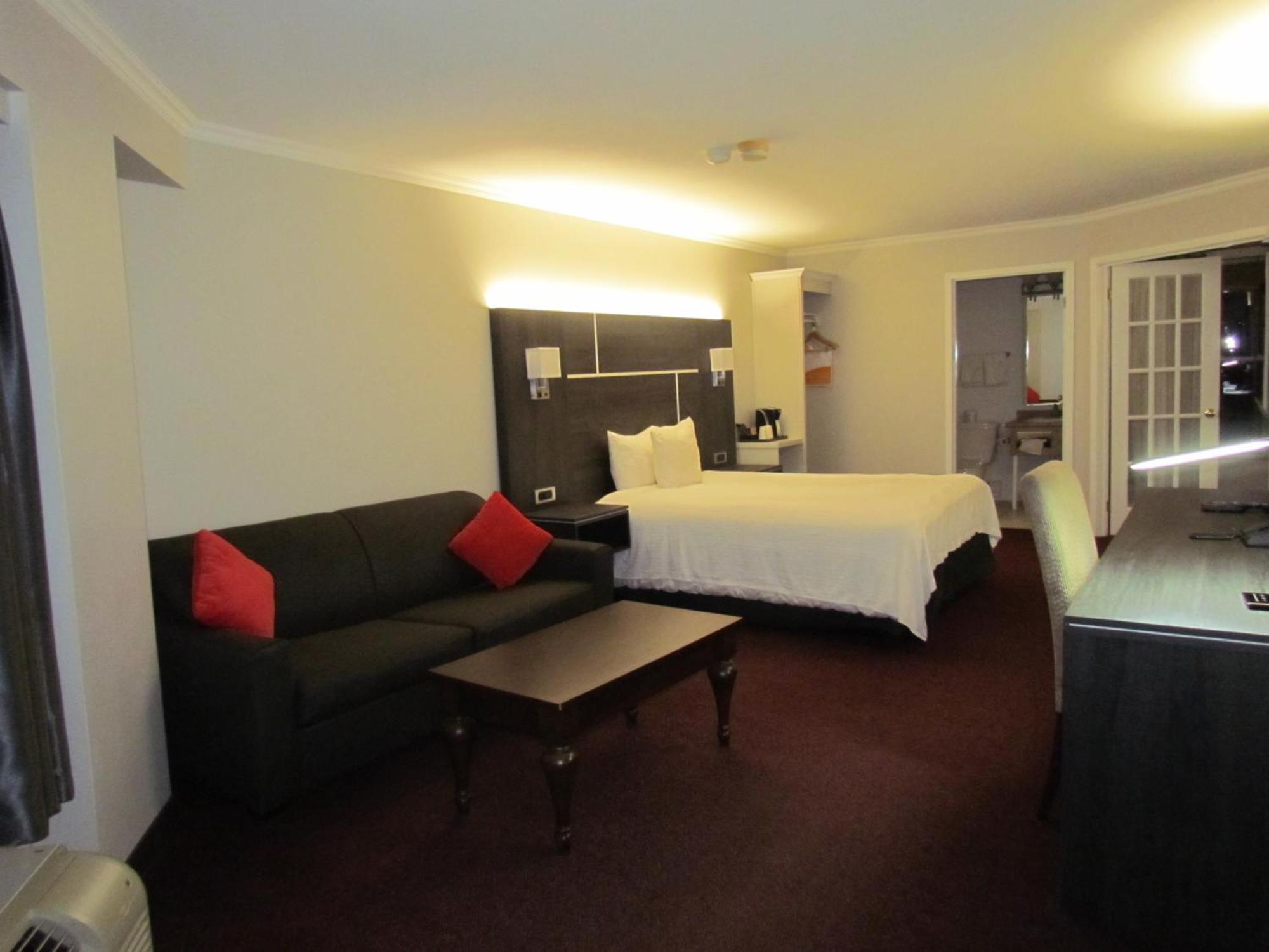Rodeway Inn King William Huntsville Extérieur photo